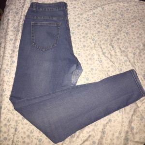 Very high waisted skinny jeans